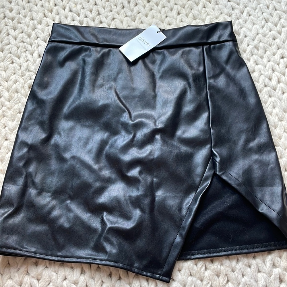 NWT Faux leather Choices black mini skirt